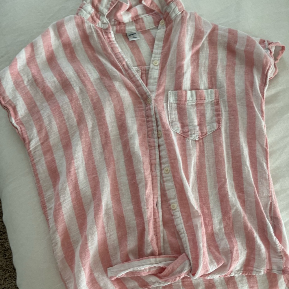 Super cute old navy pink and white striped collared shirt!